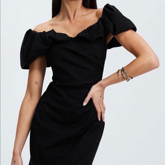 Elliatt Zanzibar off shoulder black dress 👗 - Picture 4 of 9